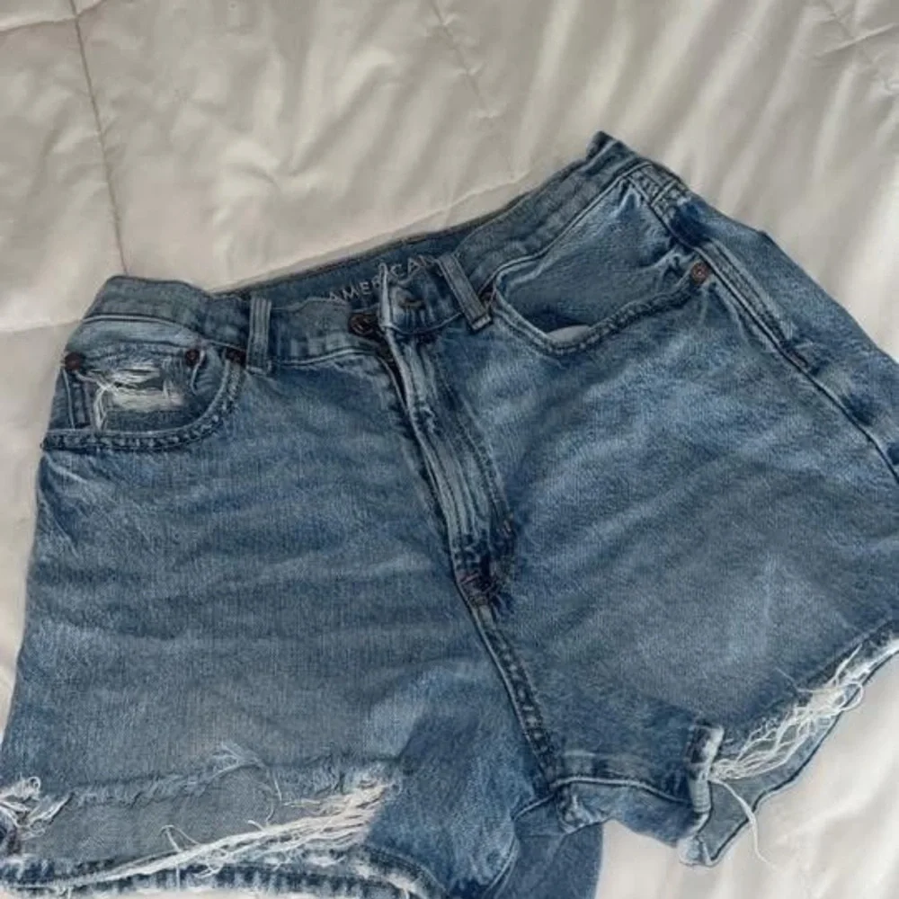 American Eagle 90s boyfriend - Picture 1 of 1